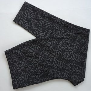 Avenue Pull On Style Stretch Waistband Dress Pants 26/28 Tall Black Gray